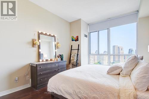 2202 - 220 Burnhamthorpe Road, Mississauga (City Centre), ON - Indoor Photo Showing Bedroom