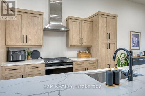 566 Lily Mac Boulevard, Windsor, ON - Indoor Photo Showing Kitchen With Double Sink