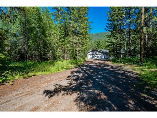 2222 Jenisa Road, Castlegar, BC - Outdoor