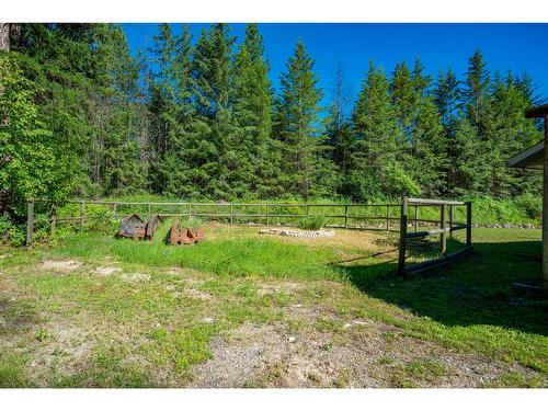 2222 Jenisa Road, Castlegar, BC - Outdoor