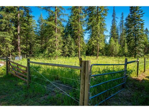 2222 Jenisa Road, Castlegar, BC - Outdoor