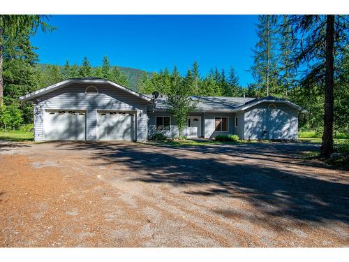 2222 Jenisa Road, Castlegar, BC - Outdoor