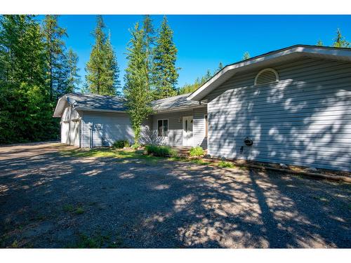 2222 Jenisa Road, Castlegar, BC - Outdoor