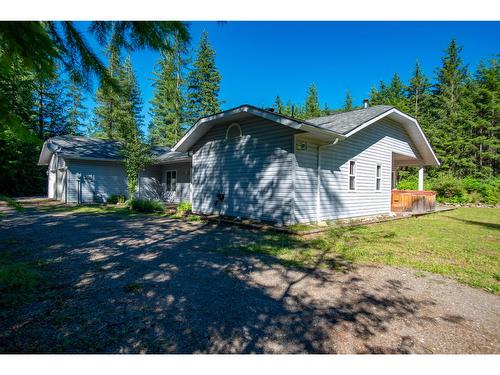 2222 Jenisa Road, Castlegar, BC - Outdoor