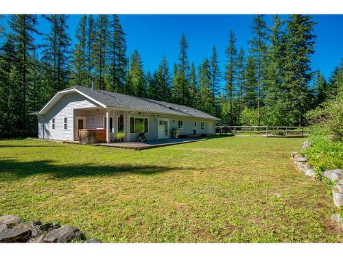 2222 Jenisa Road, Castlegar, BC - Outdoor