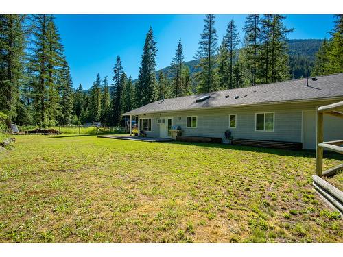 2222 Jenisa Road, Castlegar, BC - Outdoor