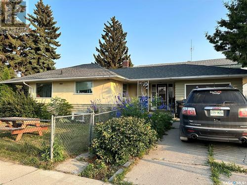 637 6Th Street, Humboldt, SK - Outdoor