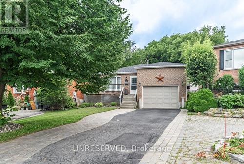 36 Engel Crescent, Barrie (Letitia Heights), ON - Outdoor