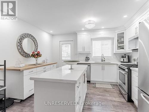 36 Engel Crescent, Barrie (Letitia Heights), ON - Indoor Photo Showing Kitchen With Upgraded Kitchen