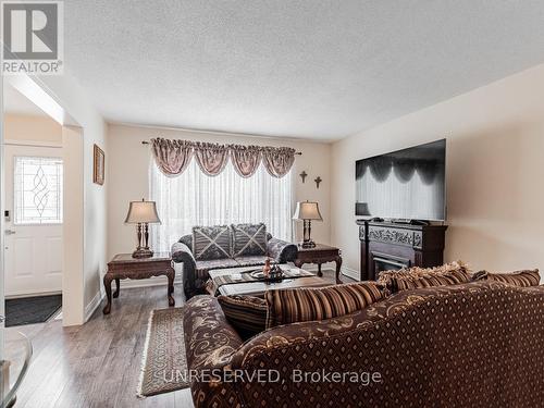 36 Engel Crescent, Barrie (Letitia Heights), ON - Indoor Photo Showing Living Room