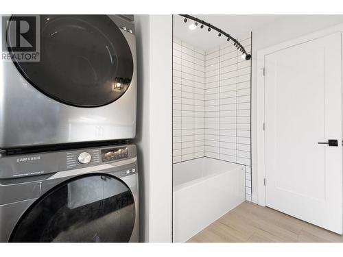 402 Kildonan Avenue, Enderby, BC - Indoor Photo Showing Laundry Room