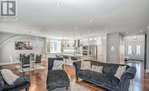 502 Henry Street, Woodstock, ON - Indoor Photo Showing Living Room