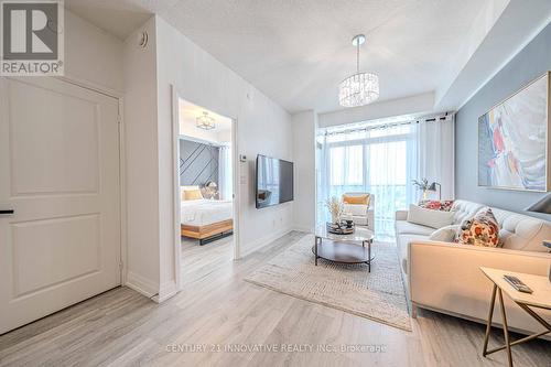 2210 - 3700 Hwy 7, Vaughan, ON - Indoor Photo Showing Living Room