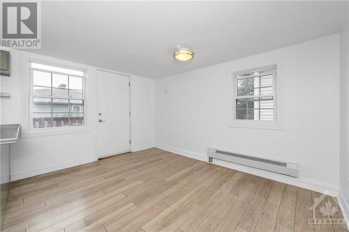 174 Columbus Avenue, Ottawa, ON - Indoor Photo Showing Other Room