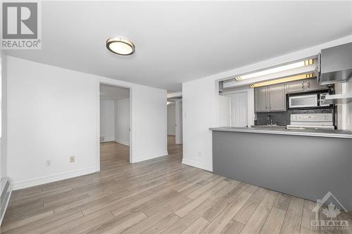 174 Columbus Avenue, Ottawa, ON - Indoor Photo Showing Kitchen