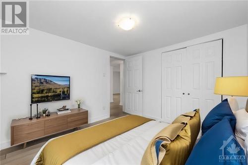 174 Columbus Avenue, Ottawa, ON - Indoor Photo Showing Bedroom