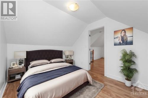 174 Columbus Avenue, Ottawa, ON - Indoor Photo Showing Bedroom