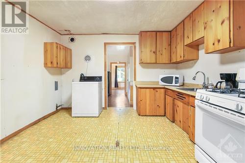 42 Montague Street, Lanark, ON - Indoor Photo Showing Kitchen