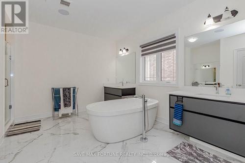 22 Pellegrini Dr Drive E, Vaughan (Kleinburg), ON - Indoor Photo Showing Bathroom