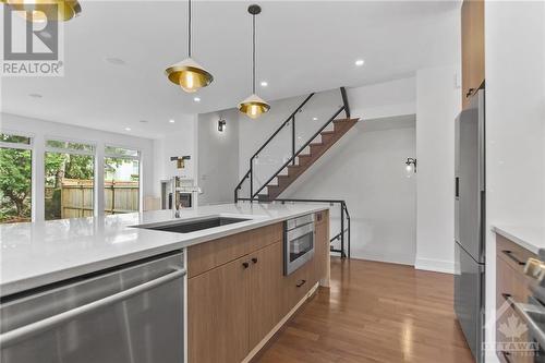 Kitchen - 135 Carleton Avenue, Ottawa, ON - Indoor Photo Showing Kitchen