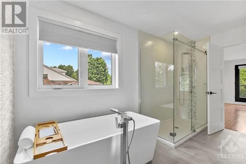 Ensuite - 135 Carleton Avenue, Ottawa, ON - Indoor Photo Showing Bathroom