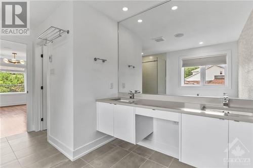 Ensuite - 135 Carleton Avenue, Ottawa, ON - Indoor