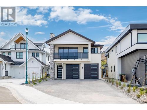 5541 Foothill Court, Kelowna, BC - Outdoor With Facade