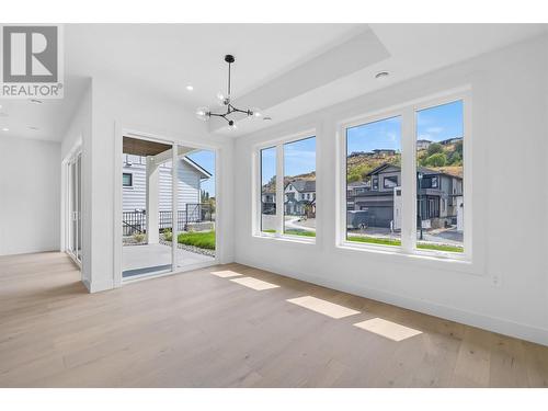 5541 Foothill Court, Kelowna, BC - Indoor Photo Showing Other Room