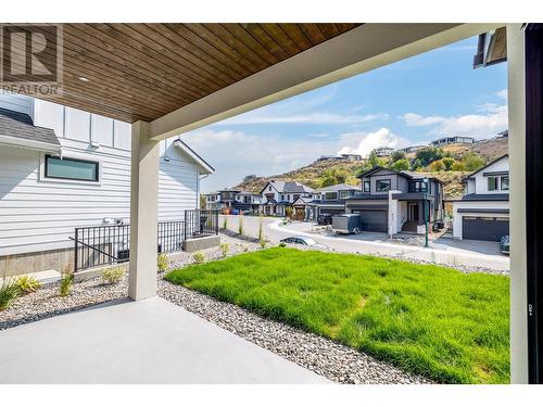 5541 Foothill Court, Kelowna, BC - Outdoor With Exterior