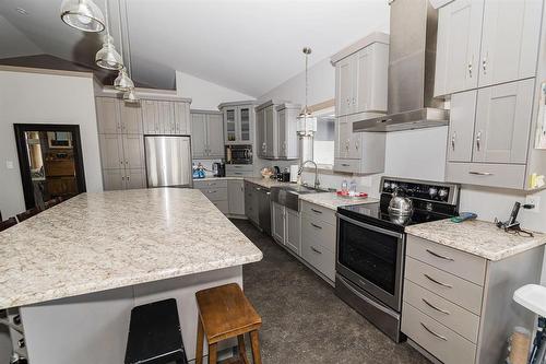 31051 31 Road W, Dufferin, MB - Indoor Photo Showing Kitchen With Stainless Steel Kitchen With Upgraded Kitchen