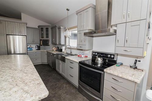 31051 31 Road W, Dufferin, MB - Indoor Photo Showing Kitchen