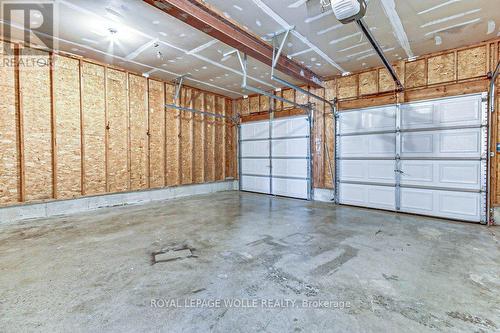 22 Dogwood Drive, Tillsonburg, ON - Indoor Photo Showing Garage