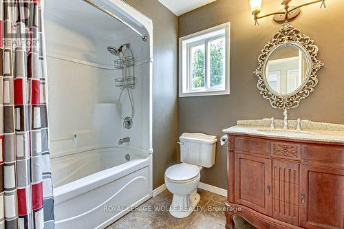 22 Dogwood Drive, Tillsonburg, ON - Indoor Photo Showing Bathroom