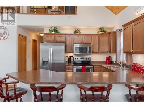 1717 Koocanusa Lake Drive, Lake Koocanusa, BC - Indoor Photo Showing Kitchen With Double Sink