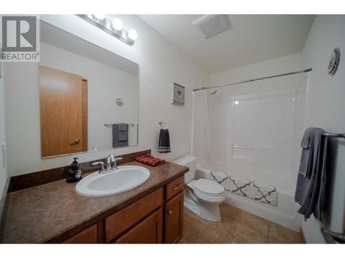 1717 Koocanusa Lake Drive, Lake Koocanusa, BC - Indoor Photo Showing Bathroom