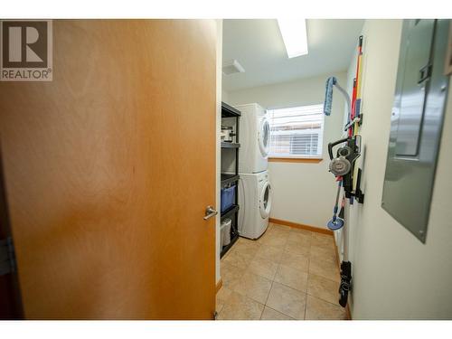 1717 Koocanusa Lake Drive, Lake Koocanusa, BC - Indoor Photo Showing Laundry Room