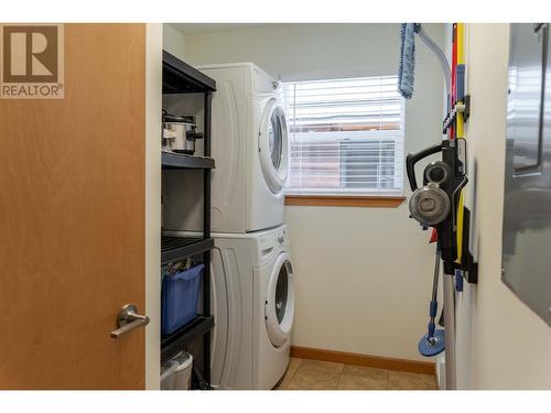 1717 Koocanusa Lake Drive, Lake Koocanusa, BC - Indoor Photo Showing Laundry Room