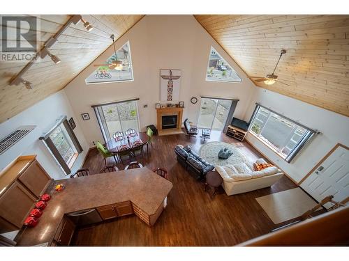 1717 Koocanusa Lake Drive, Lake Koocanusa, BC - Indoor With Fireplace