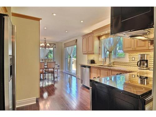 Kitchen - 185 Boul. Simard, Saint-Lambert, QC - Indoor Photo Showing Kitchen