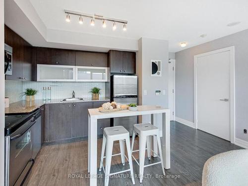 212-100 Western Battery Rd, Toronto, ON - Indoor Photo Showing Kitchen