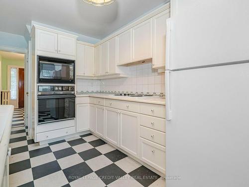 158 Lascelles Blvd, Toronto, ON - Indoor Photo Showing Kitchen