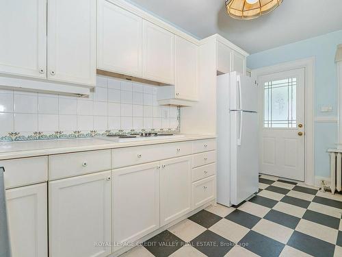 158 Lascelles Blvd, Toronto, ON - Indoor Photo Showing Kitchen