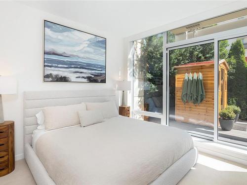 302-708 Burdett Ave, Victoria, BC - Indoor Photo Showing Bedroom