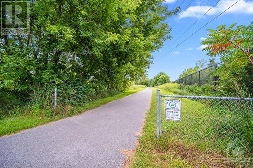 216 Viewmount Drive Unit#106, Ottawa, ON - Outdoor With View