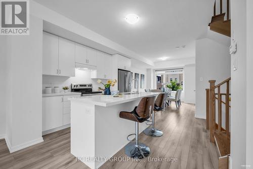 97 Crimson Forest Drive, Vaughan (Patterson), ON - Indoor Photo Showing Kitchen With Upgraded Kitchen