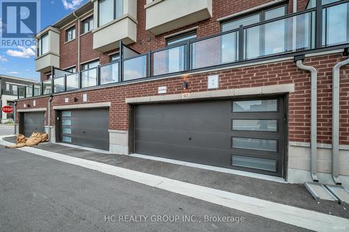 97 Crimson Forest Drive, Vaughan (Patterson), ON - Outdoor