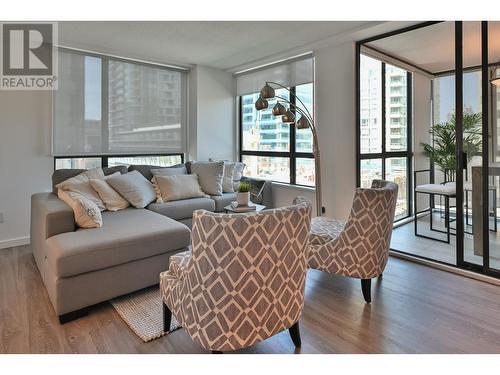 724 1200 Hornby Street, Vancouver, BC - Indoor Photo Showing Living Room