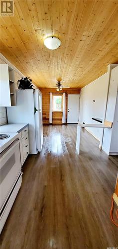 201 2Nd A Street W, Chamberlain, SK - Indoor Photo Showing Kitchen