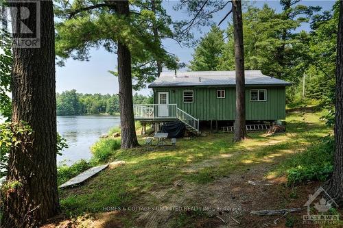 404 Horne Lake Road, Lanark Highlands, ON 