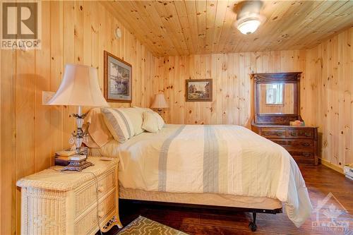 404 Horne Lake Road, Lanark Highlands, ON - Indoor Photo Showing Bedroom